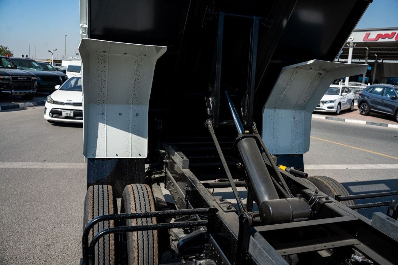 ميتسوبيشي كانتر فان Mitsubishi Fuso Dumb  Model 2026 4.2L Diesel With ABS