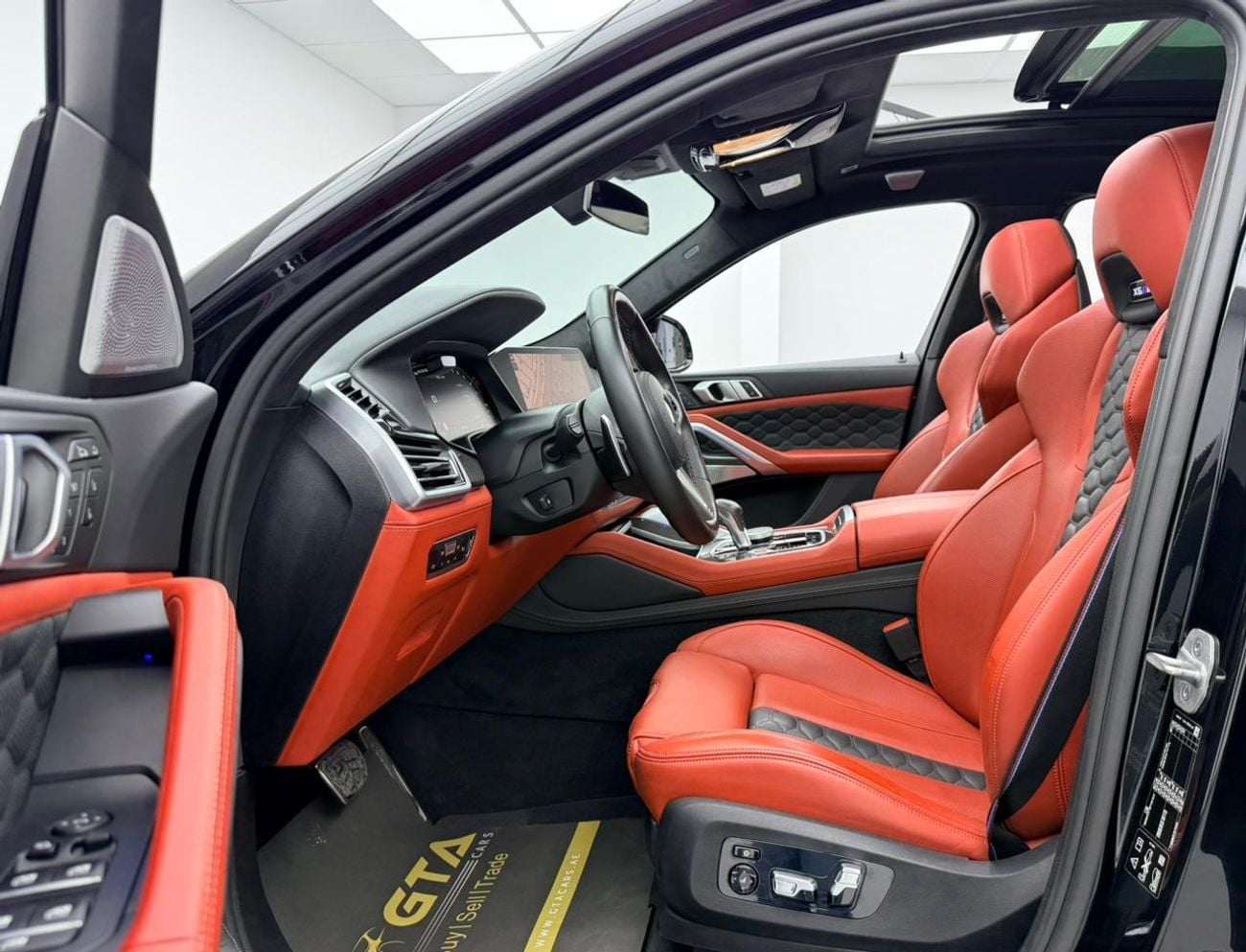 بي أم دبليو X6 M 2021 BMW X6M Competition, Warranty, Full BMW Service History, Carbon Fiber Interior, GCC