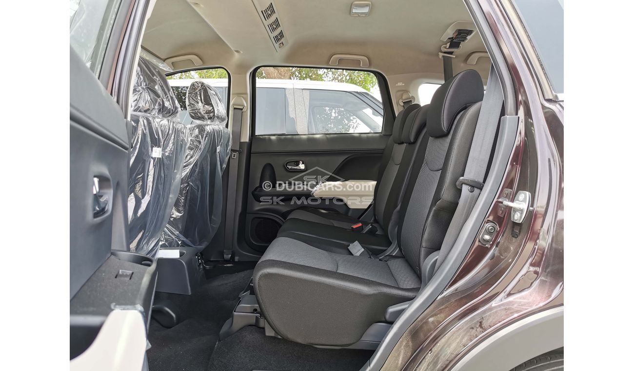 Toyota Rush 1.5L, 17" Rims, Front & Rear A/C, Fabric Seats, Parking Sensor Rear, Xenon Headlight (CODE # TRGC05)