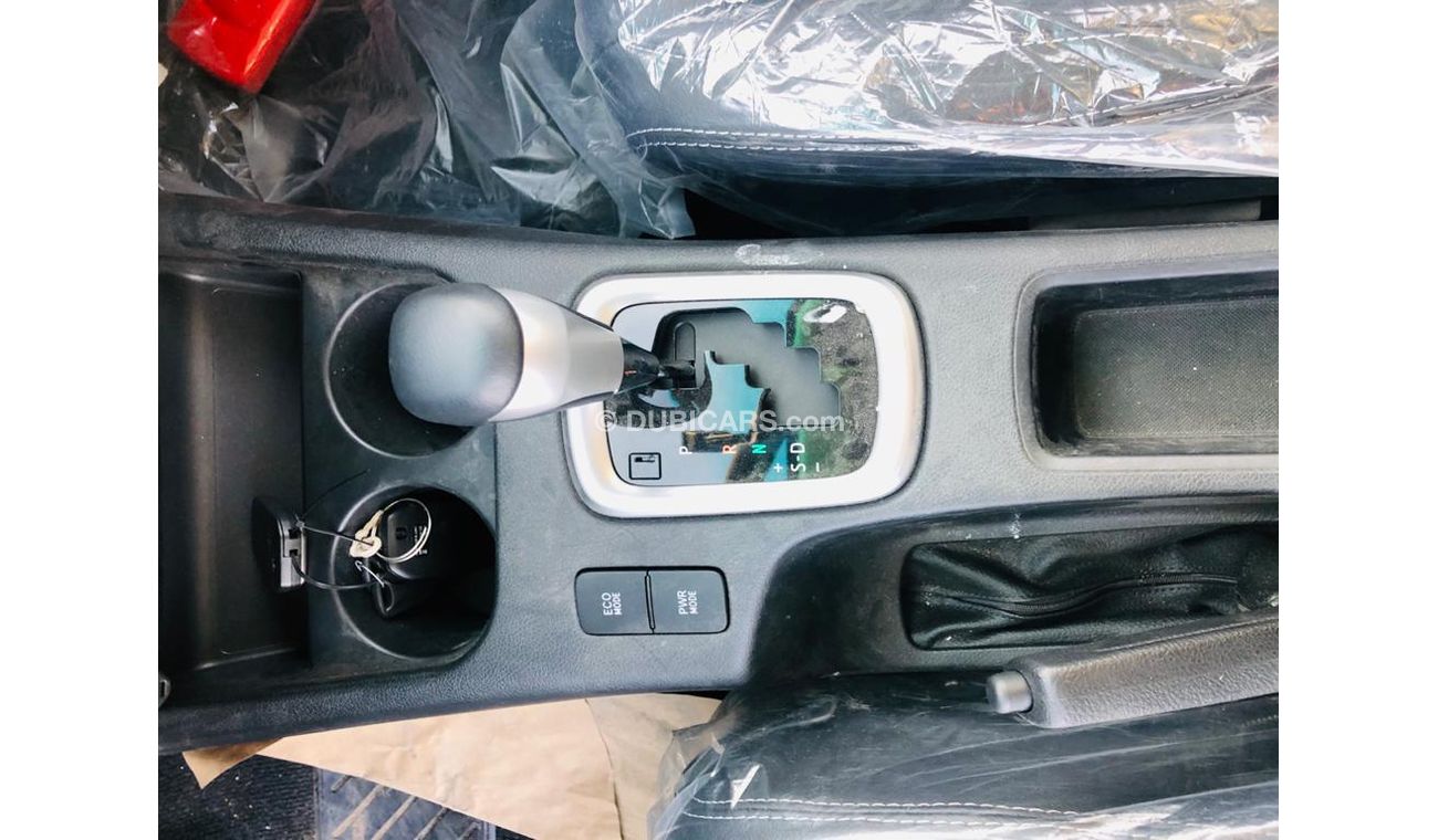 Toyota Hilux REVO, 2.8L DIESEL, CARRY BOY, DVD, REAR CAMERA, LEATHER SEAT, PUSH START, POWER SEATS, FULL OPTION