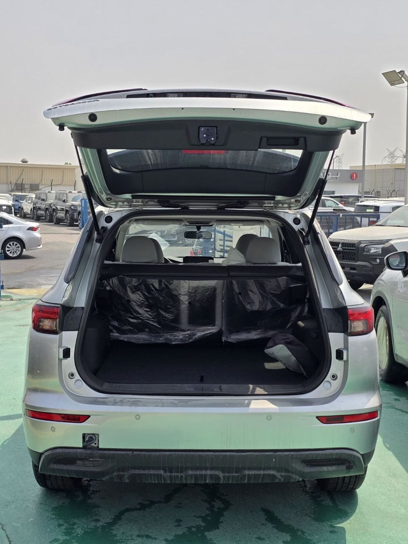 Mitsubishi Outlander GLX Basic 2.4L (5 Seater)