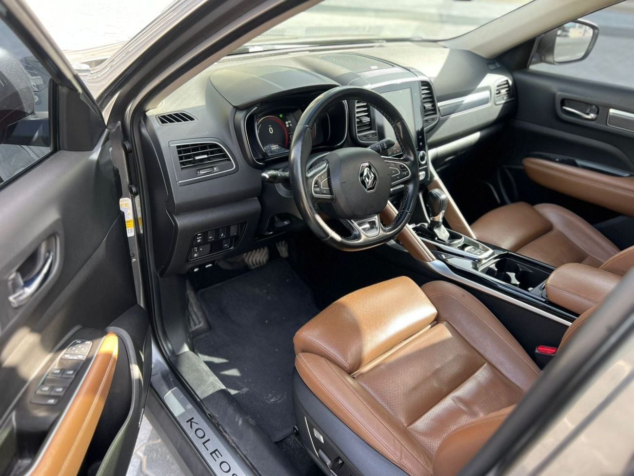 Renault Koleos 2022 Renault Koleos Limited Edition 2.5L 4x4 CVT Smooth Gear - Full Panoramic View - Front & Sensor