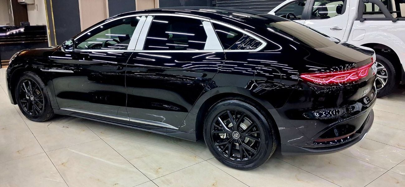 BYD HAN Premium i.110 AWD