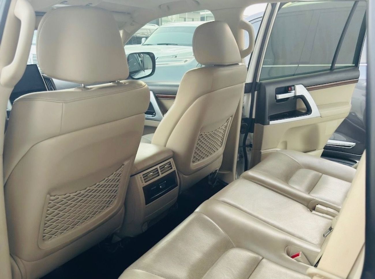 Toyota Land Cruiser Toyota Land Cruiser 2018 v8 5.7 full options