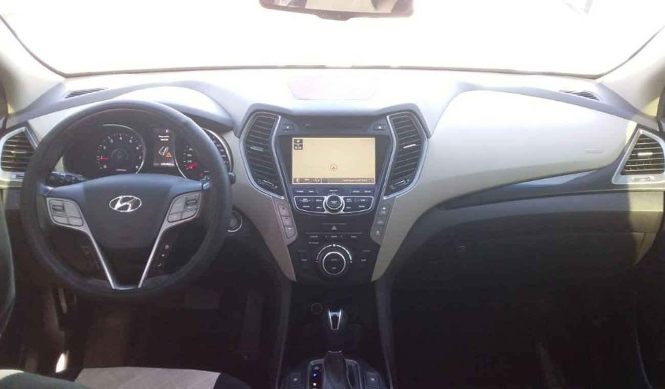 Hyundai Grand Santa Fe HYUNDAI GRAND SANTA FE 2016 GCC