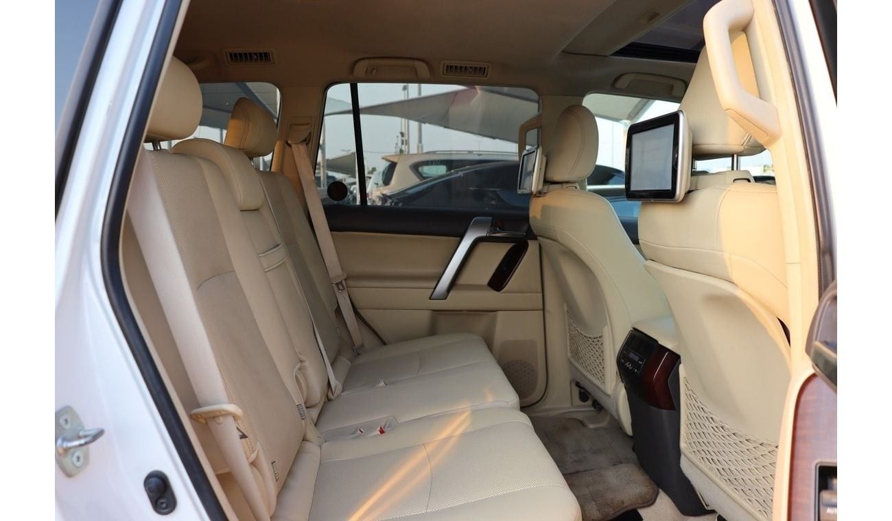 Toyota Prado VXR 4.0L 4WD Toyota Prado VX.R / 2017 / GCC / Free Accident / V6