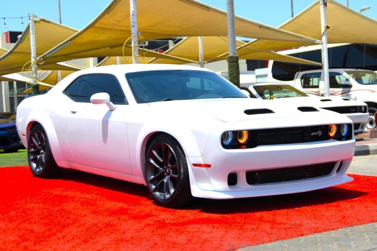 دودج تشالينجر R/T Scat Pack 6.4L SRT /6.4L SCAT BACK//SUN ROOF /WIDE BODY/ FULL OPTION /CARBON FIBER STEERING