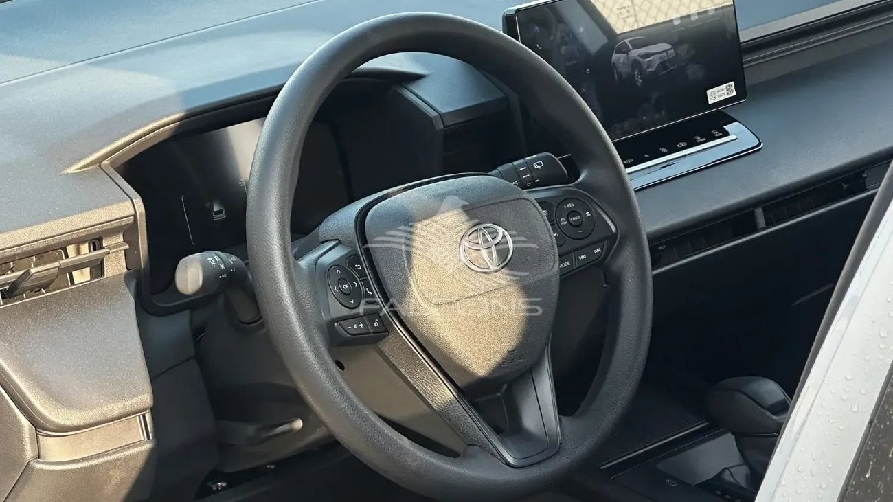 تويوتا كورولا كروس 2.0L Gasoline Pioneer AT