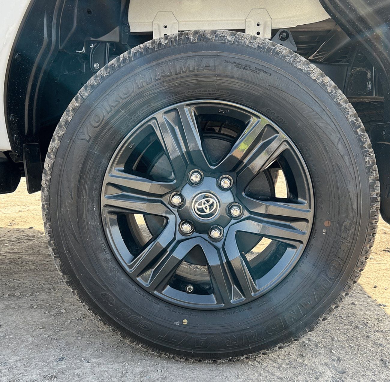 تويوتا هيلوكس HILUX D/C 4WD 2.7 GLXS-V A/T EXL