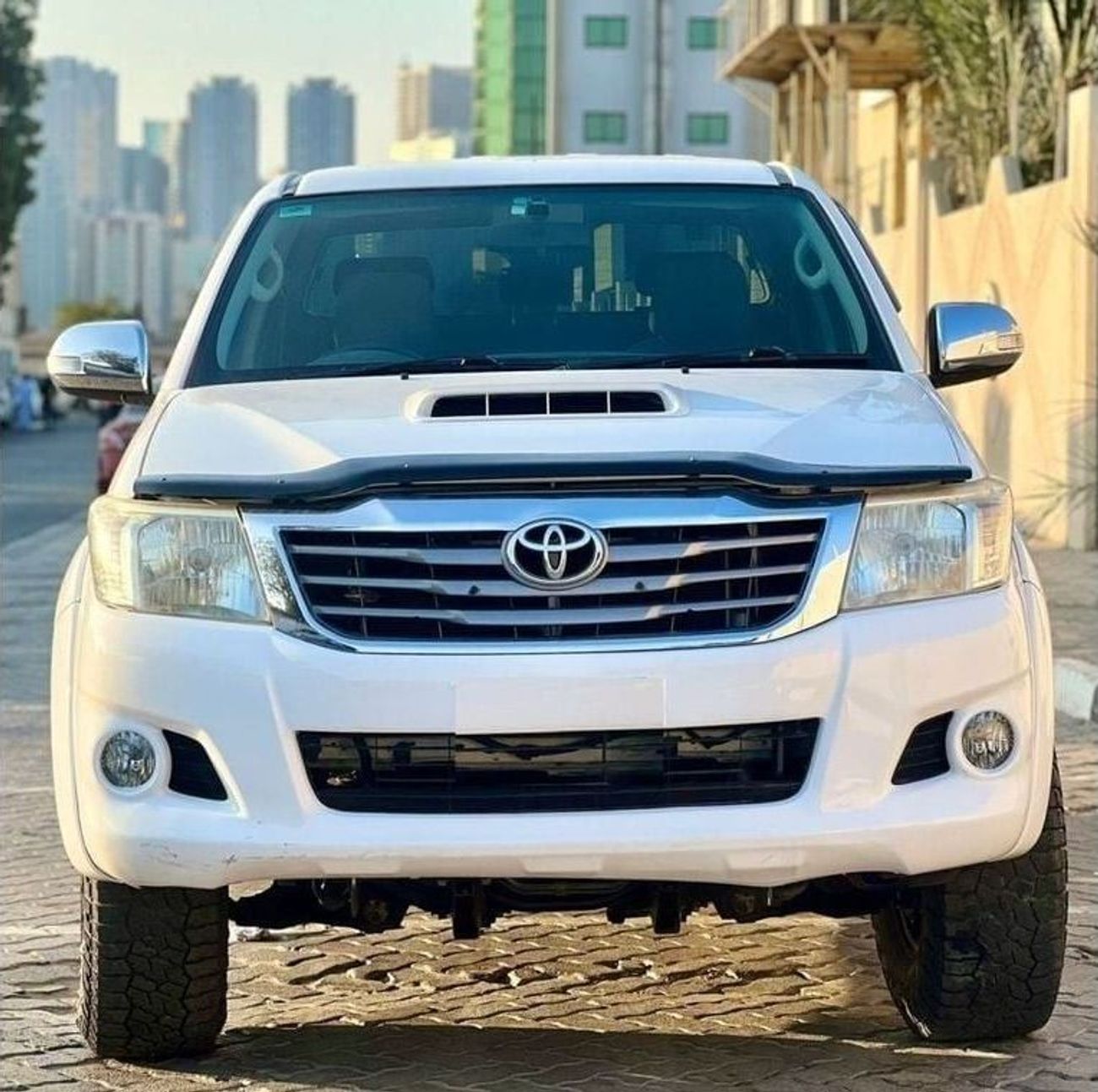 تويوتا هيلوكس diesel 3.0 liter automatic gear right hand drive