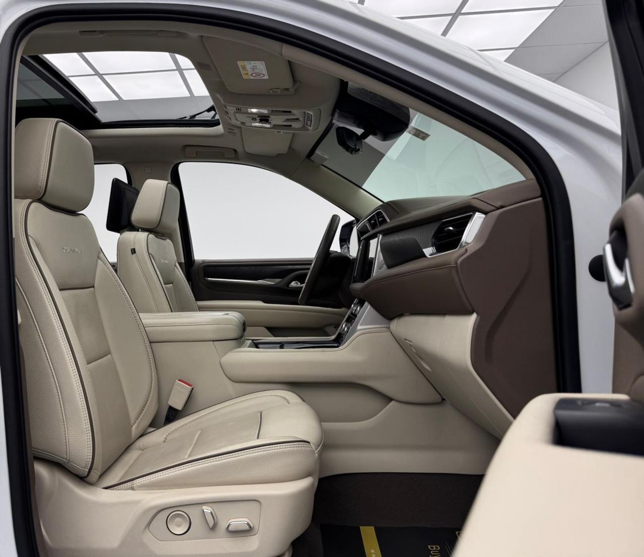 جي أم سي يوكون Denali 6.2L (8 Seater) 2022 GMC Yukon Denali, GMC Service History, 2027 GMC Warranty and Service Con