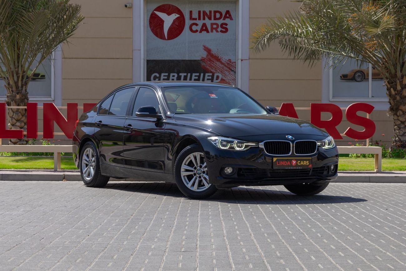 BMW 318i BMW 318i Executive 2018 GCC under Warranty with Flexible Down-Payment.