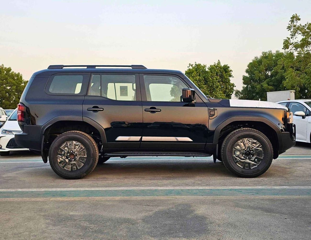 Toyota Prado ALL ROUNDER TURBO / 2.4L PETROL V4 / SUNROOF / DIFFLOCK / COOL BOX (CODE#PPARY)