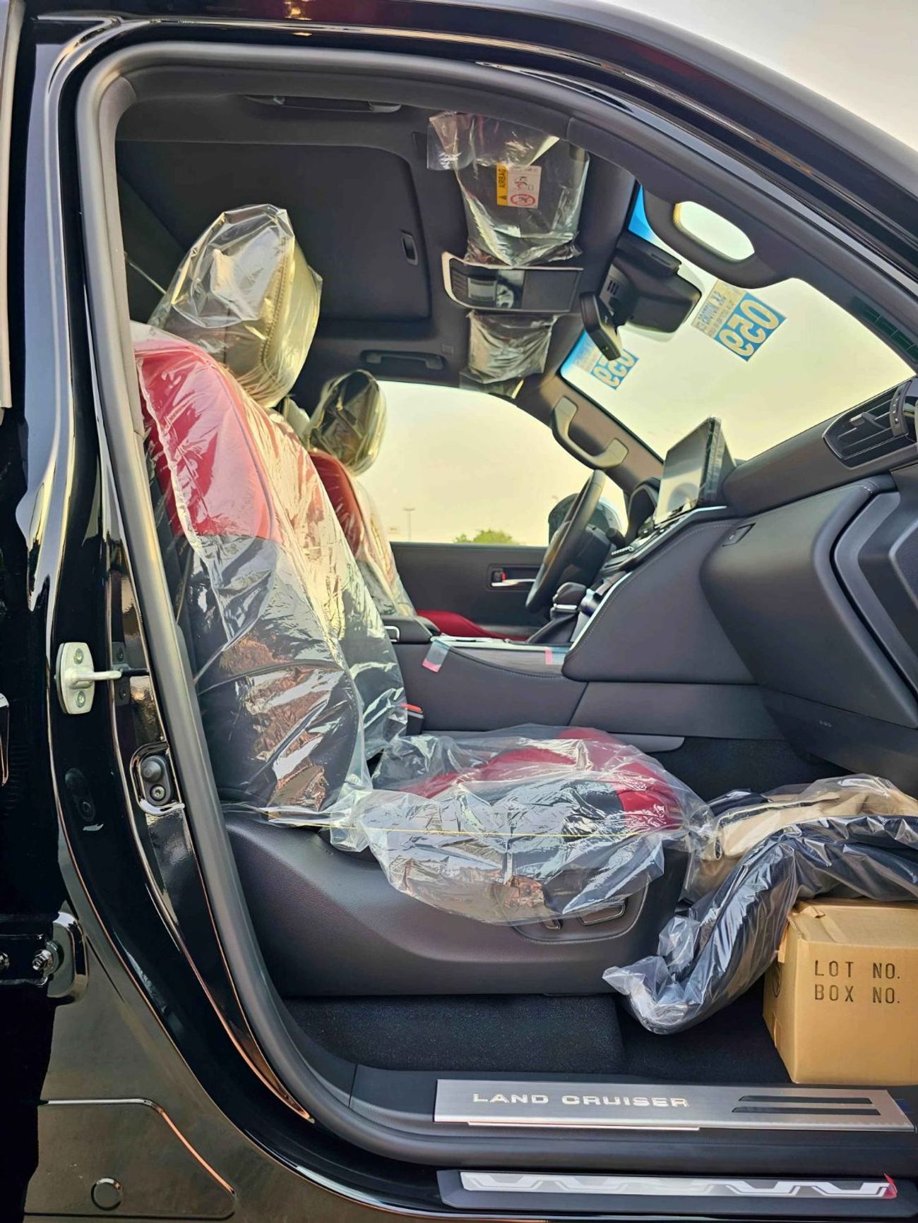 تويوتا لاند كروزر HYBRID VXR TWIN TURBO / 3.5L V6 PETROL / RADAR / SUNROOF /JBL SPKRS / 360* CAMERA (CODE # LCVXR35HV)