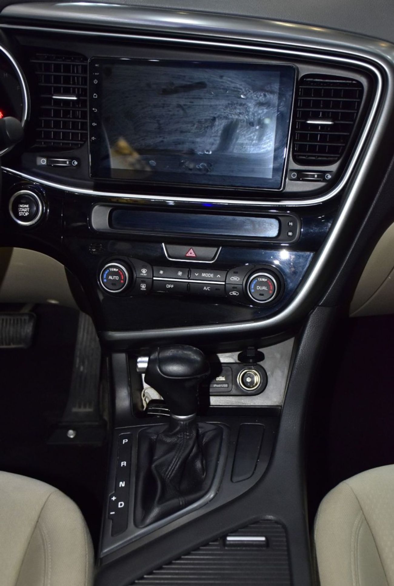 Kia Optima EXCELLENT DEAL for our KIA Optima ( 2016 Model ) in White Color GCC Specs