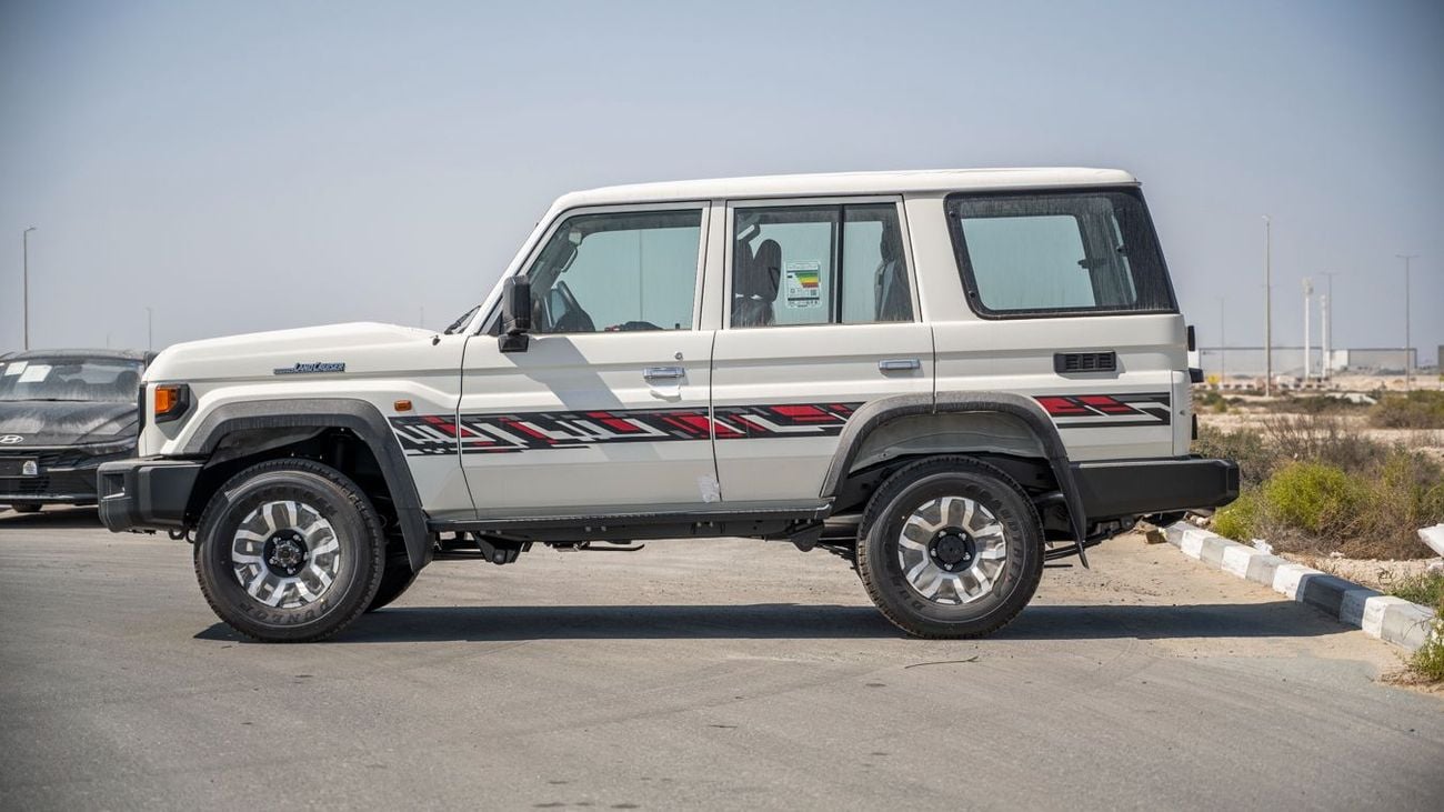 تويوتا لاند كروزر 76 TOYOTA LANDCRUISER76 HARDTOP 2.8 MT HIGH -2026YM
