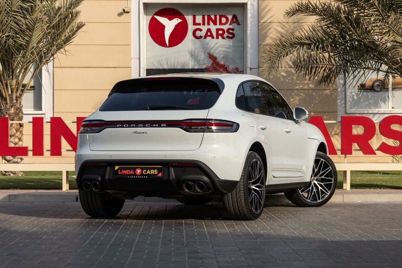 بورش ماكان Base