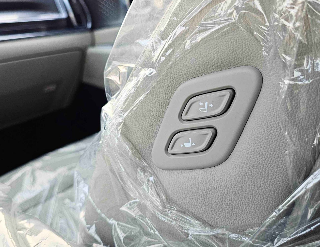 كيا سورينتو 2.5L V4 PETROL / 360* CAMERA  / POWER SEATS / 4WD (CODE # 69092)