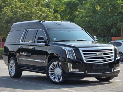 Cadillac Escalade PLATINUM 6.2L CADILLAC ESCALADE 2018 GCC // LOW MILEAGE // VIP SEATS // TV // PERFECT CONDITION