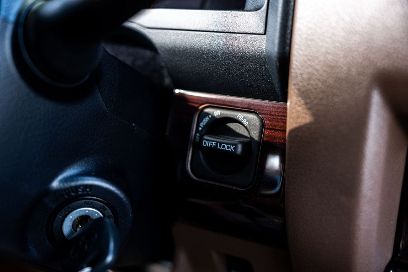 تويوتا لاند كروزر Toyota Land Cruiser 2026 70 Series 76 4.0L 4WD 5-door