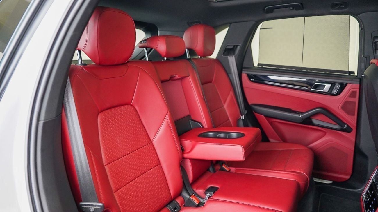 Porsche Cayenne Cayenne 3.0 V6 PDK | AED 4,276  PM | Premium Colour, Low KM | Ramadan Offer