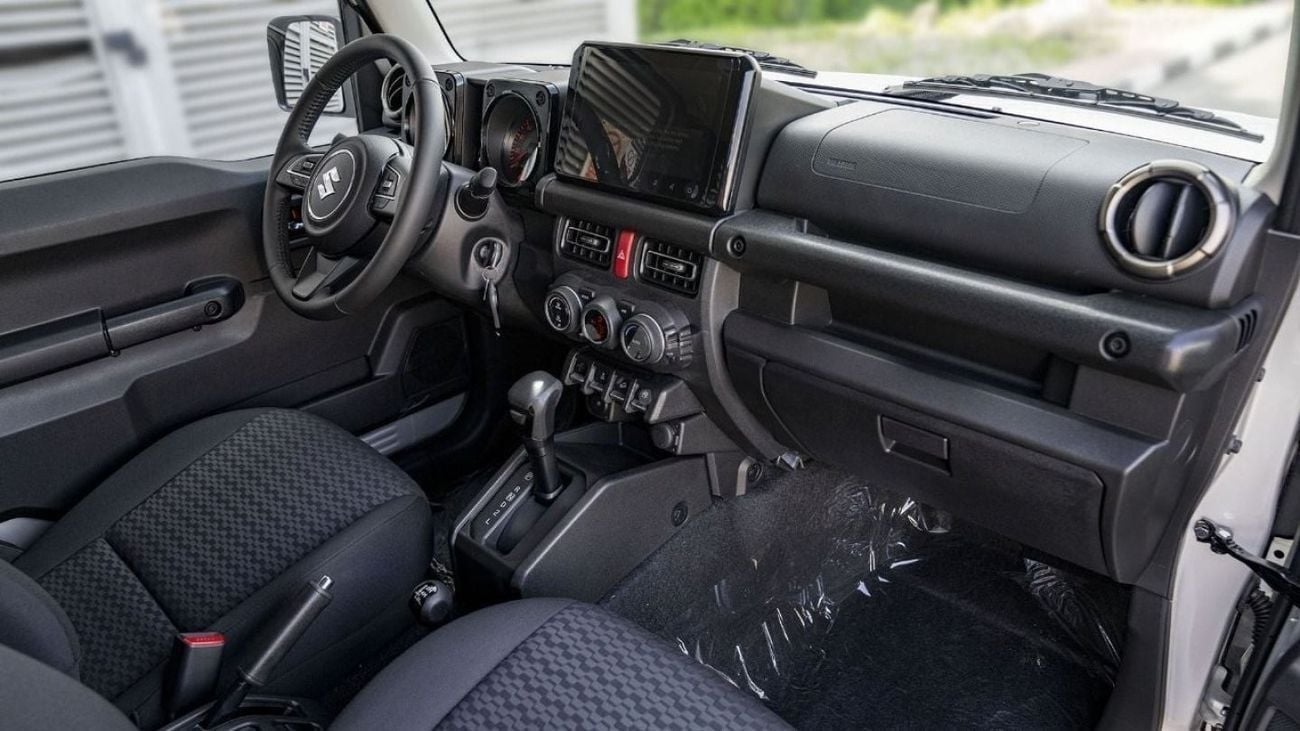 سوزوكي جيمني 1.5L GLX (A/T)