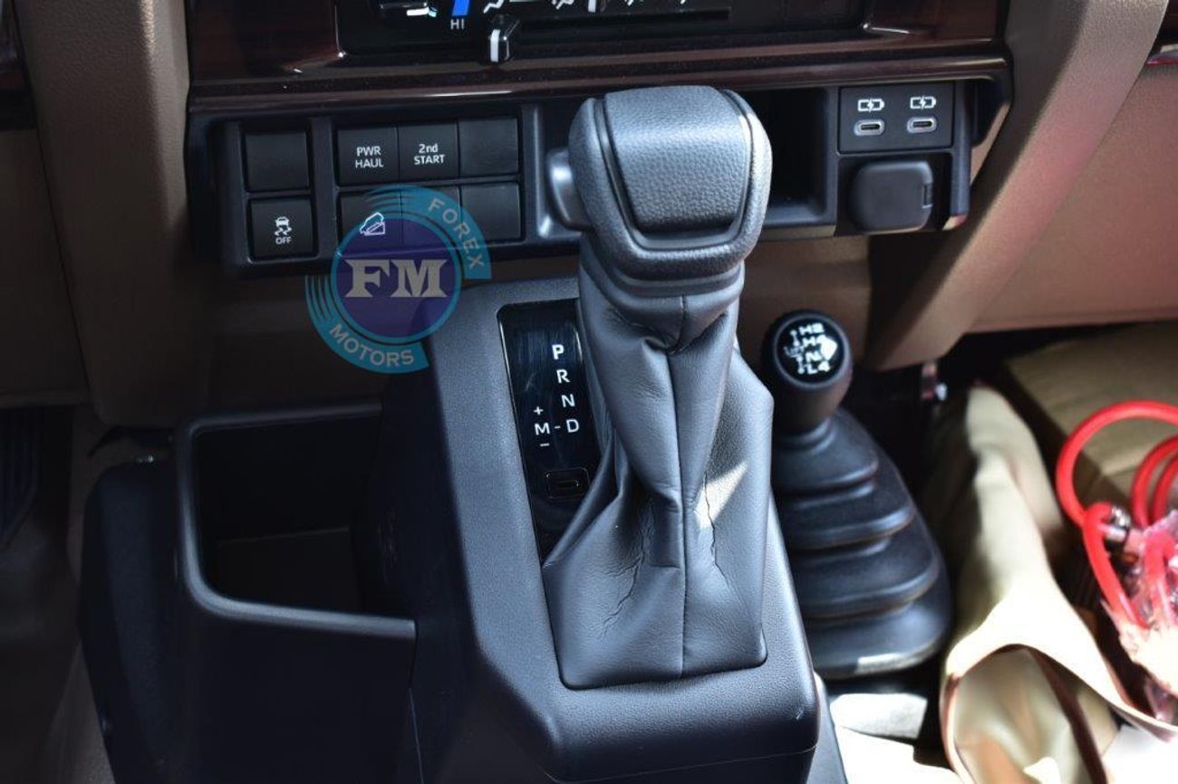 تويوتا لاند كروزر بيك آب 79 Double Cab 40th Anniversary LX-Z 2.8L Diesel Automatic