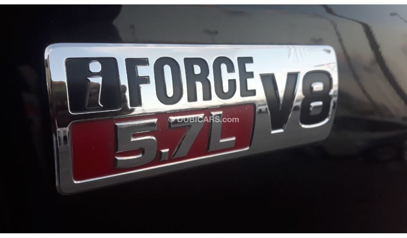 Toyota Tundra 2011 American specs Double 4x4 Full options Sunroof DVD camera Leather interiors