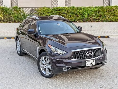 Infiniti QX70 LUXURY Gcc FullOption (Single Owner with Service History)
