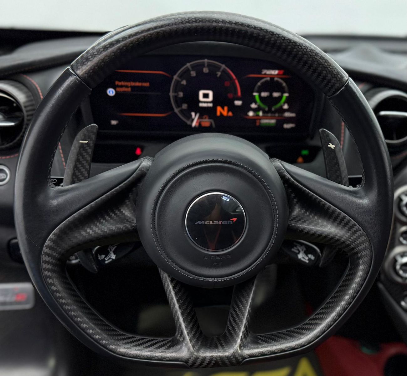 McLaren 720S 2018 McLaren 720s, Warranty, Carbon Fiber Interior, Very Low Kms, Excellent Condition, GCC