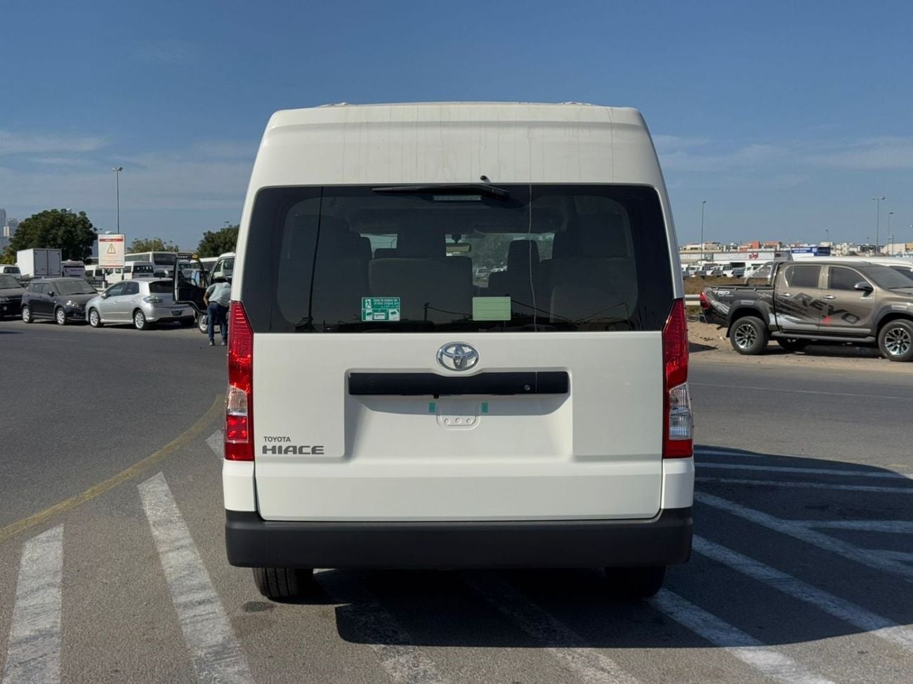 تويوتا هاياس GL 2026 Toyota Hiace 2.8L Diesel M-T Passenger Black Bumper GCC Spec