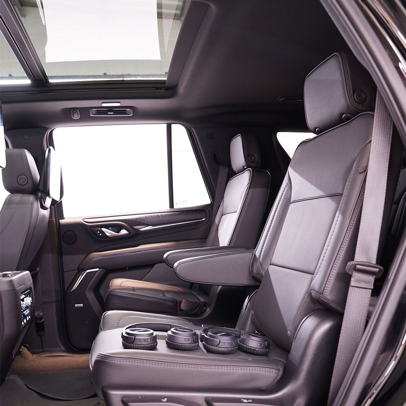 GMC Yukon 6.2 V8 Denali (AWD) 2023 GMC Black Edition, 2028 GMC Warranty + Service Pack, Captain Seats, 7 Seate