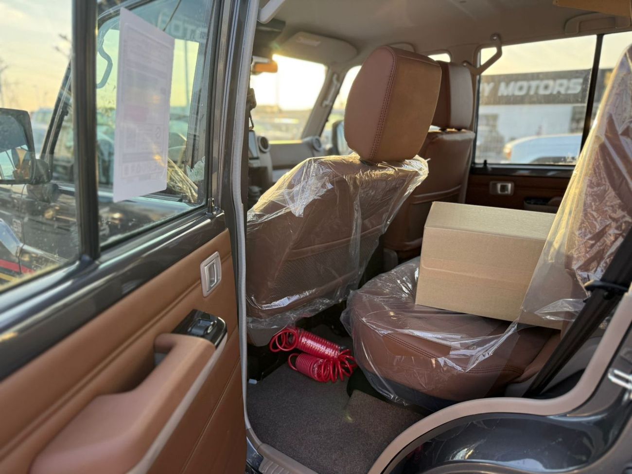 تويوتا لاند كروزر 70 TOYOTA LC76 HARDTOP 2.8L DIESEL TURBO 5 DOORS FULL OPTION 2025 MODEL