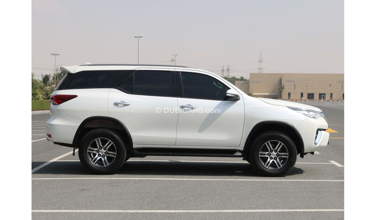 Toyota Fortuner 2017 | FORTUNER EXR 2.7 L 4X4 SUV WITH GCC SPECS AND EXCELLENT CONDITION
