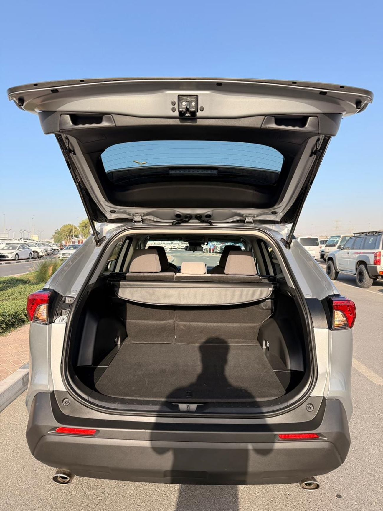 تويوتا راف ٤ XLE 4X4 Full option 2025