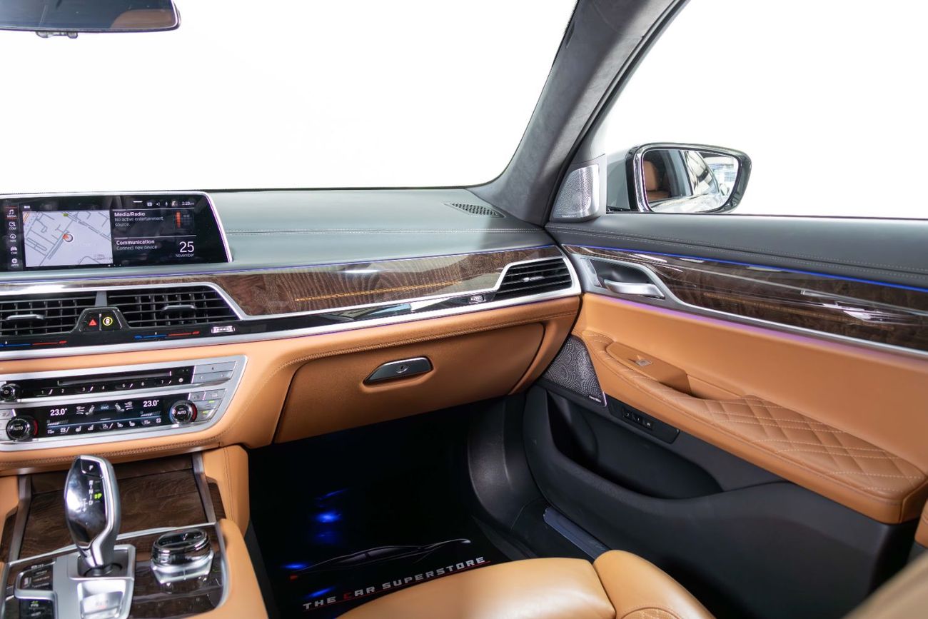 بي أم دبليو 750Li M Sport 4.4L (443 HP)