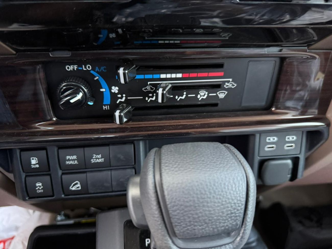 تويوتا لاند كروزر بيك آب 4.0 SINGLE CAB FULL SAUDI SPECS