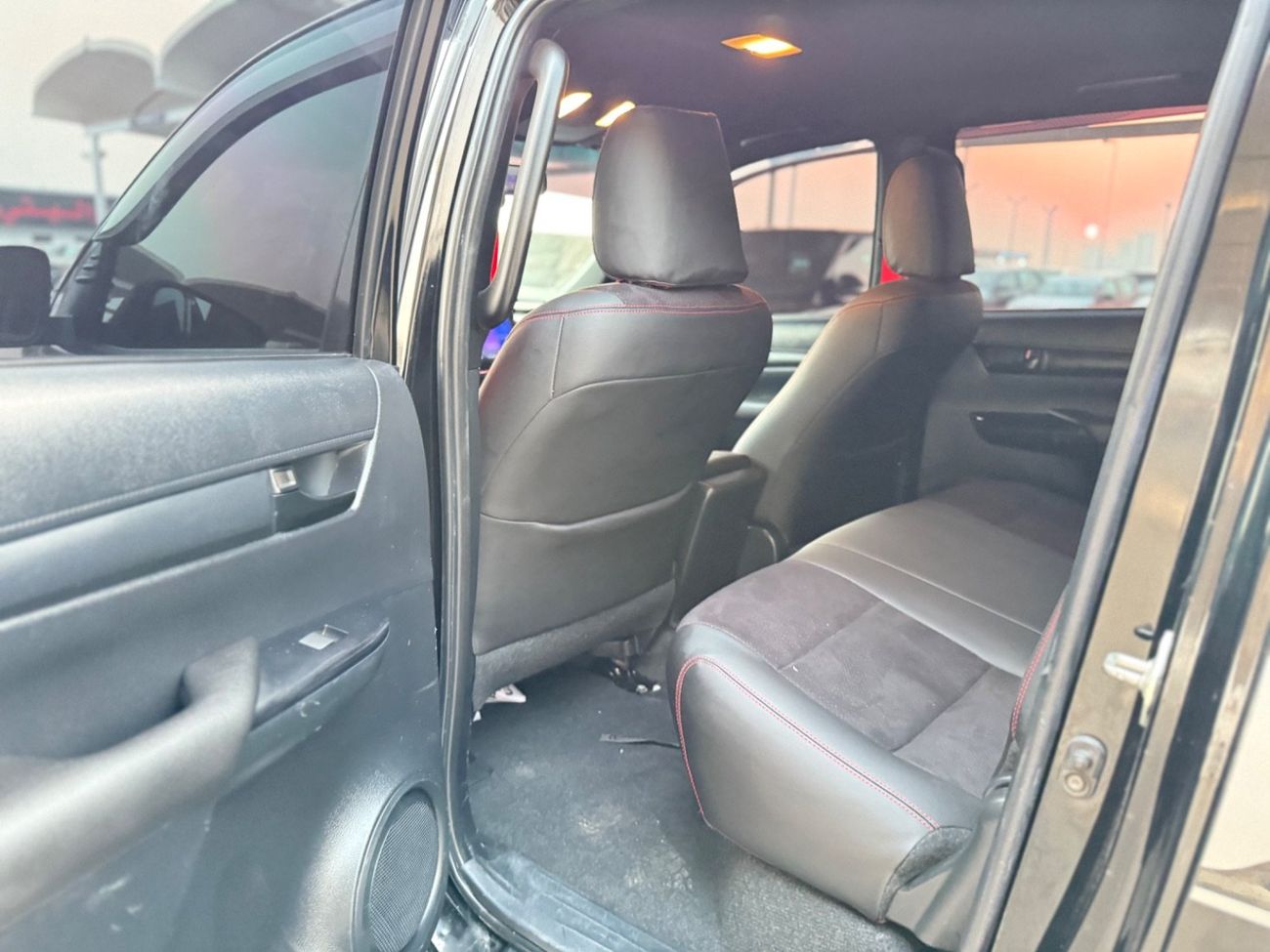 تويوتا هيلوكس GLX 2.7L Double Cab Utility A/T