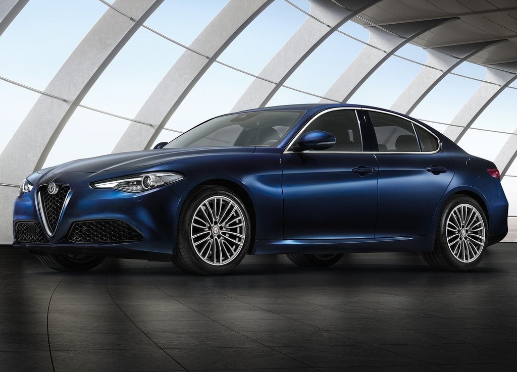 Alfa Romeo Giulia exterior - Front Left Angled