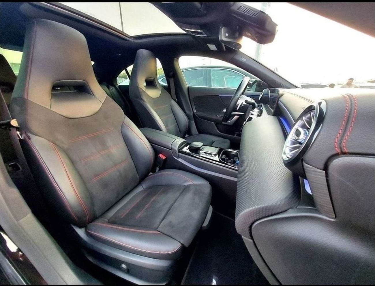 مرسيدس بنز CLA 250 Premium + 2.0L