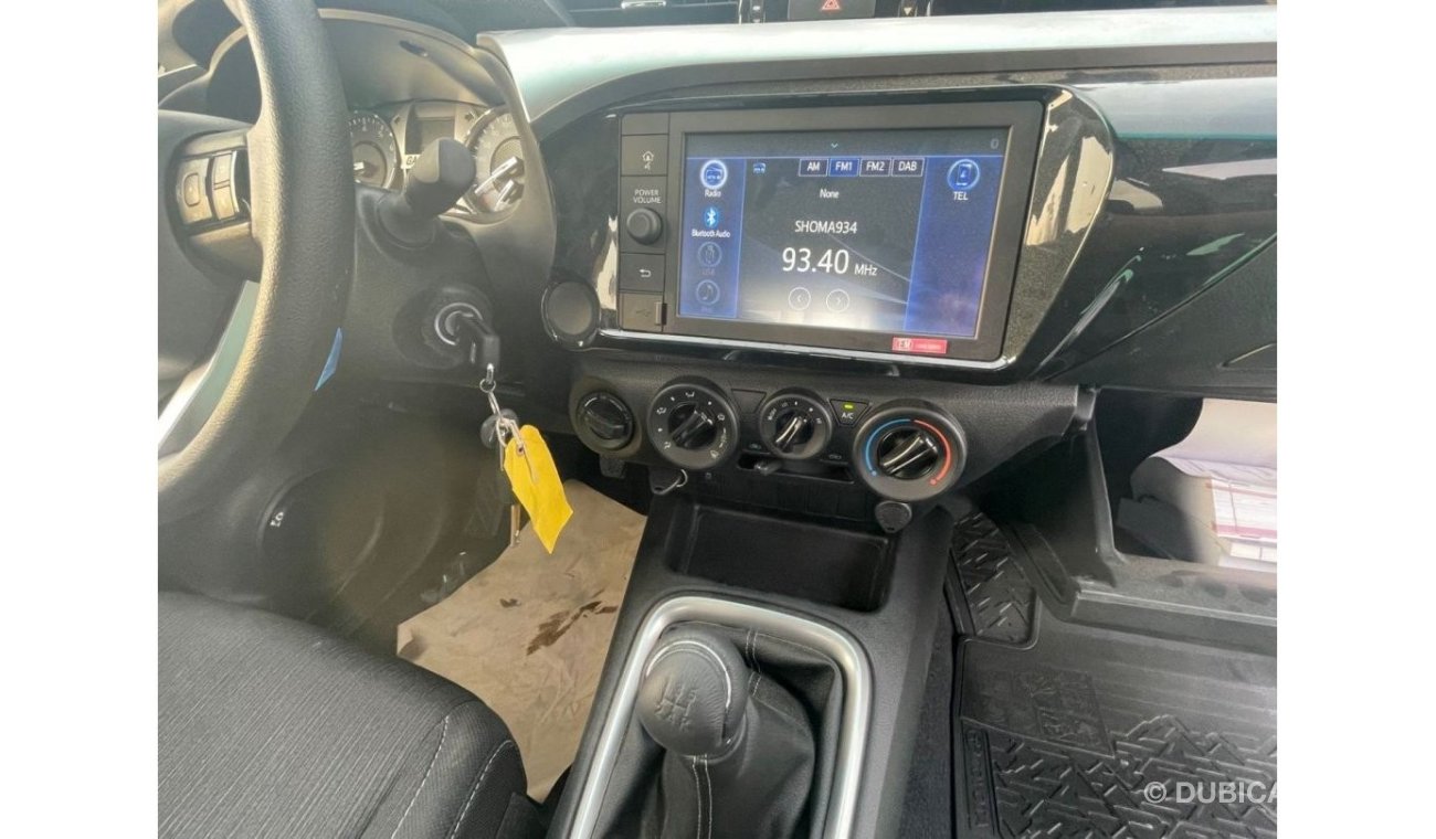 Toyota Hilux GLX Hilux  petrol manual  gear  full option