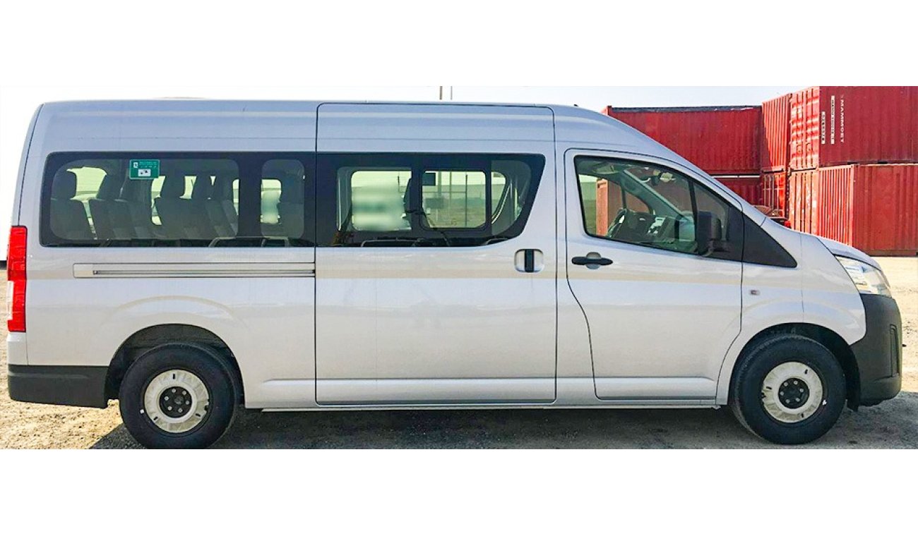 Toyota Hiace COMMUTER PETROL 6MT SEATS 13