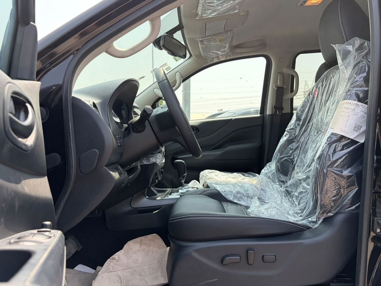 Nissan Navara 2.5L V4 DIESEL | ELECTRIC WITH LEATHER SEATS | PUSH START | 360* CAMERA And Much More | 2025MY