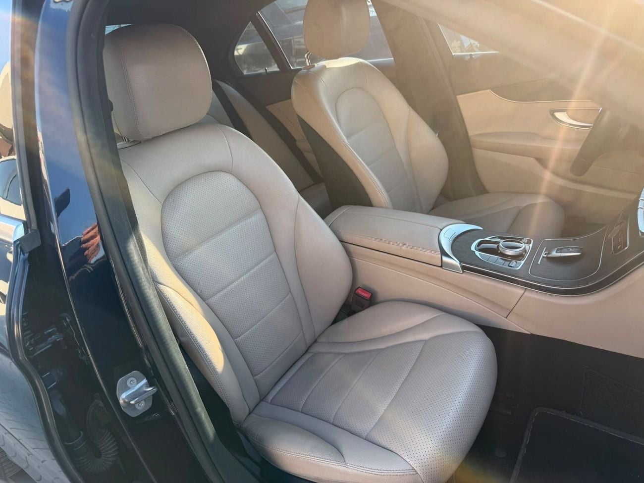 Mercedes Benz C300 STD (NON GCC)