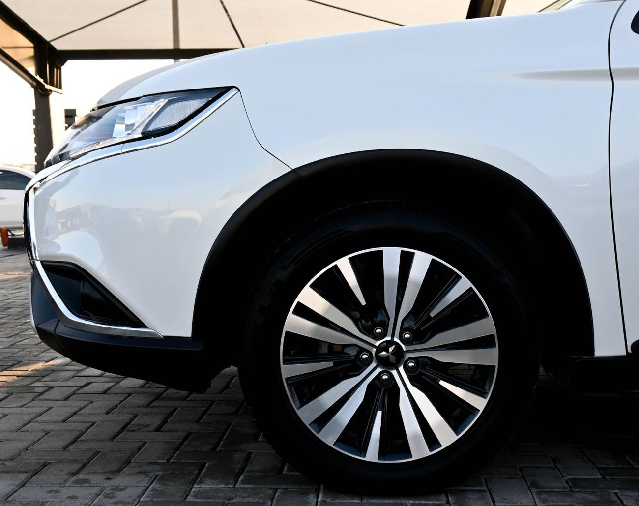 ميتسوبيشي آوتلاندر ميتسوبيشى أوتد لاندر- 2023- خليجى-4WD - 4V بدون حوادث - بمحرك 2.4 - بحاله ممتازه