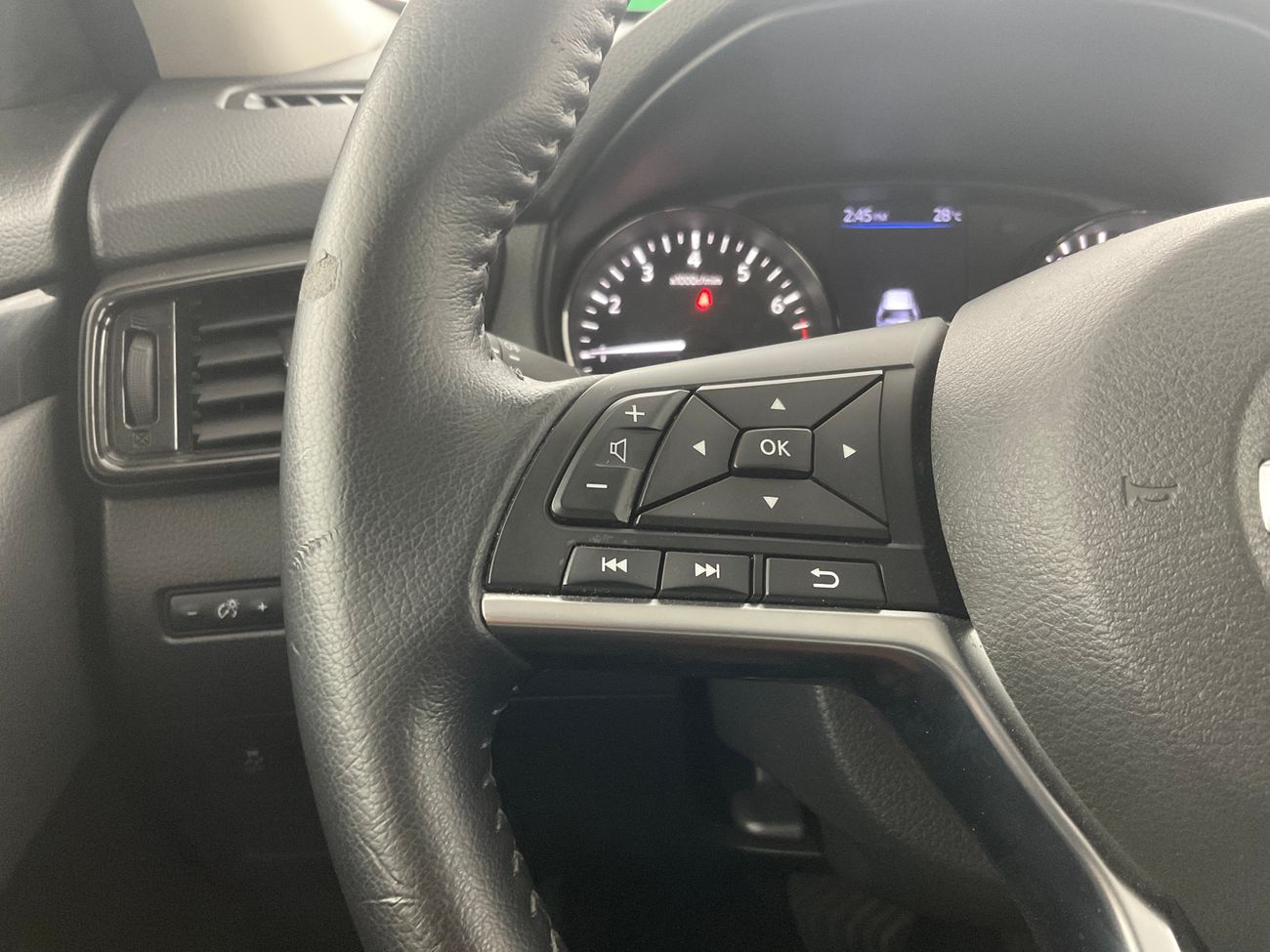 نيسان إكس تريل SL | شامل الضمان | 0 ﺪﻔﻋﺓ ﺃﻮﻟﻯ