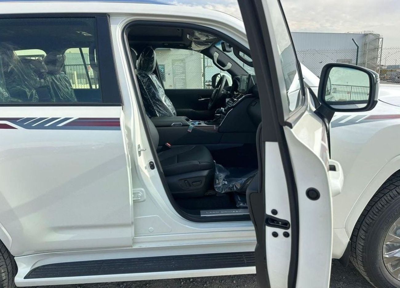 Toyota Land Cruiser 2025 Toyota Land Cruiser GXR 4.0L AT Petrol AX MID