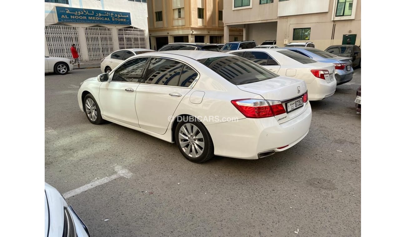 هوندا أكورد LX GCC FULL OPTION
