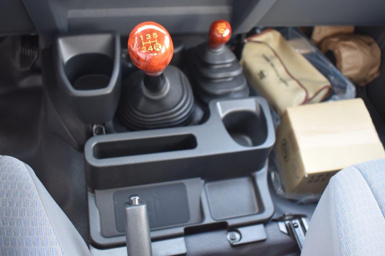 Toyota Land Cruiser Pick Up DOUBLE CAB LIMITED LX V8 4.5L TURBO DIESEL 5 SEAT MT