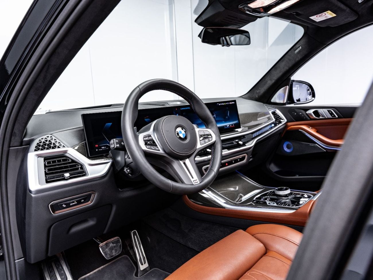 BMW X7 M60i XDRIVE BUY NOW, PAY 2027 | THE BLACKLINE STANDARD | BMW Warranty + Service Contract, GCC, LOW K